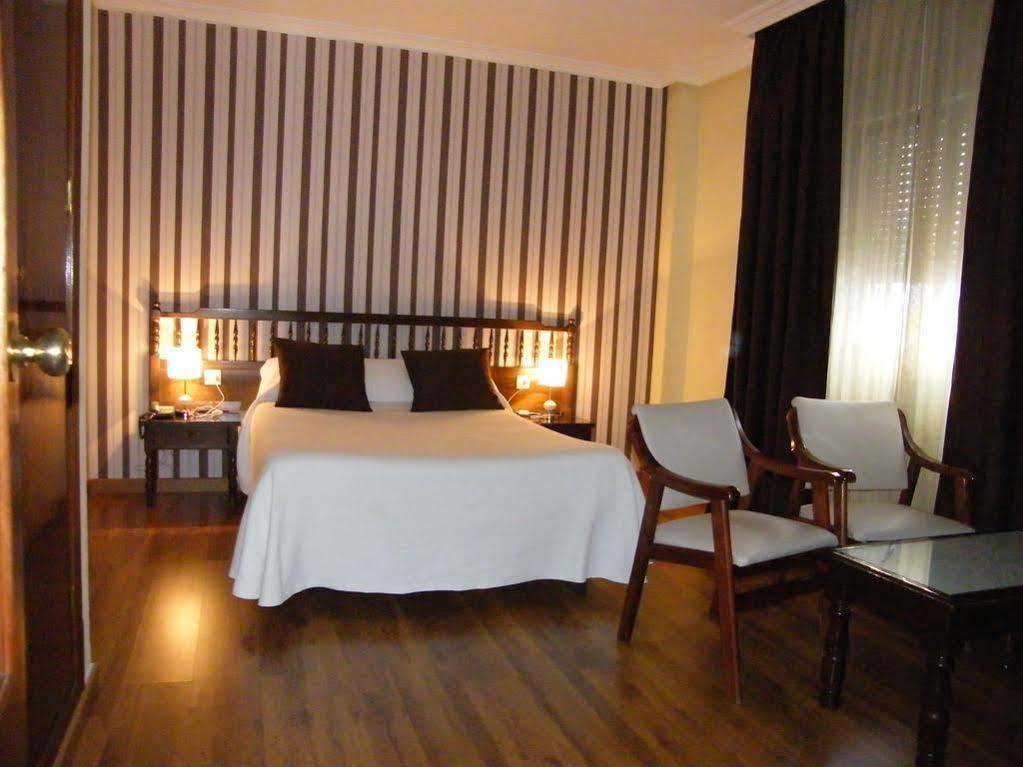 Hotel Los Angeles Almendralejo Bagian luar foto