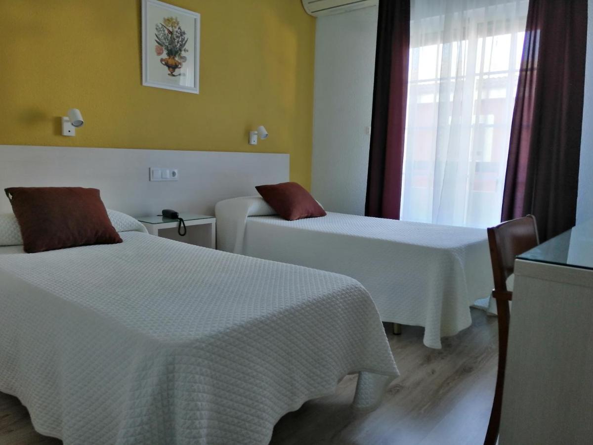 Hotel Los Angeles Almendralejo Bagian luar foto